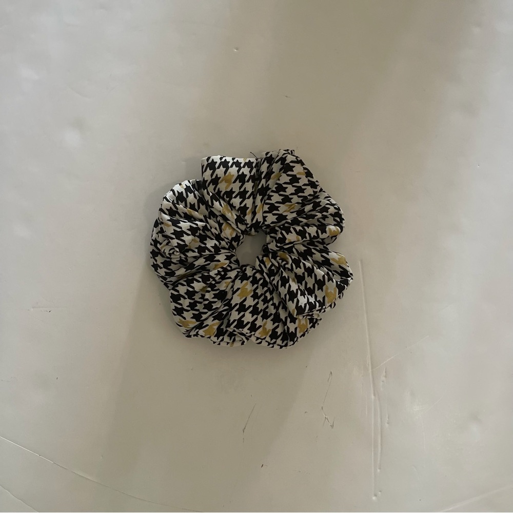 Black and Gold Houndstooth Print Oversized Jumbo Cotton Scrunchie